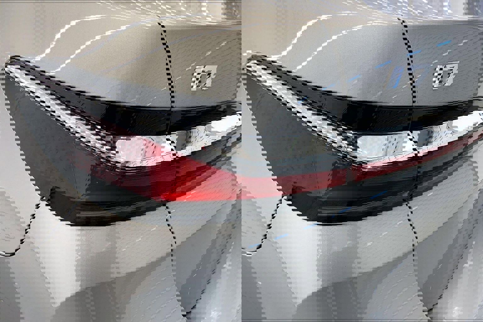 Used 2024 BMW i7 eDrive50 image 28