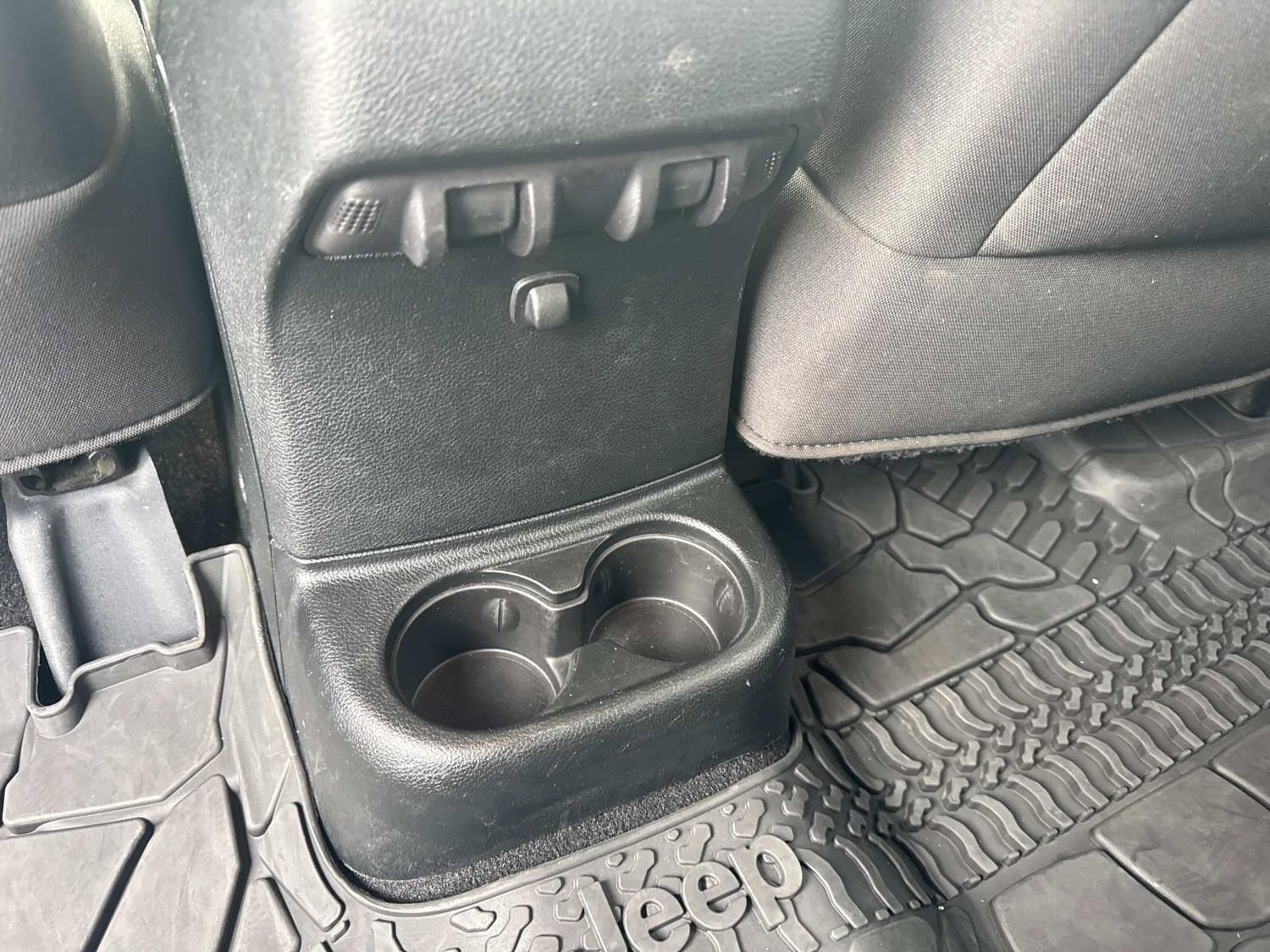 Used 2017 Jeep Wrangler Unlimited Sahara w/ Max Tow Package image 15