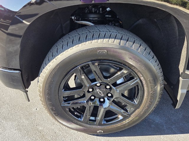 New 2026 Chevrolet Silverado 1500 Custom RWD image 5