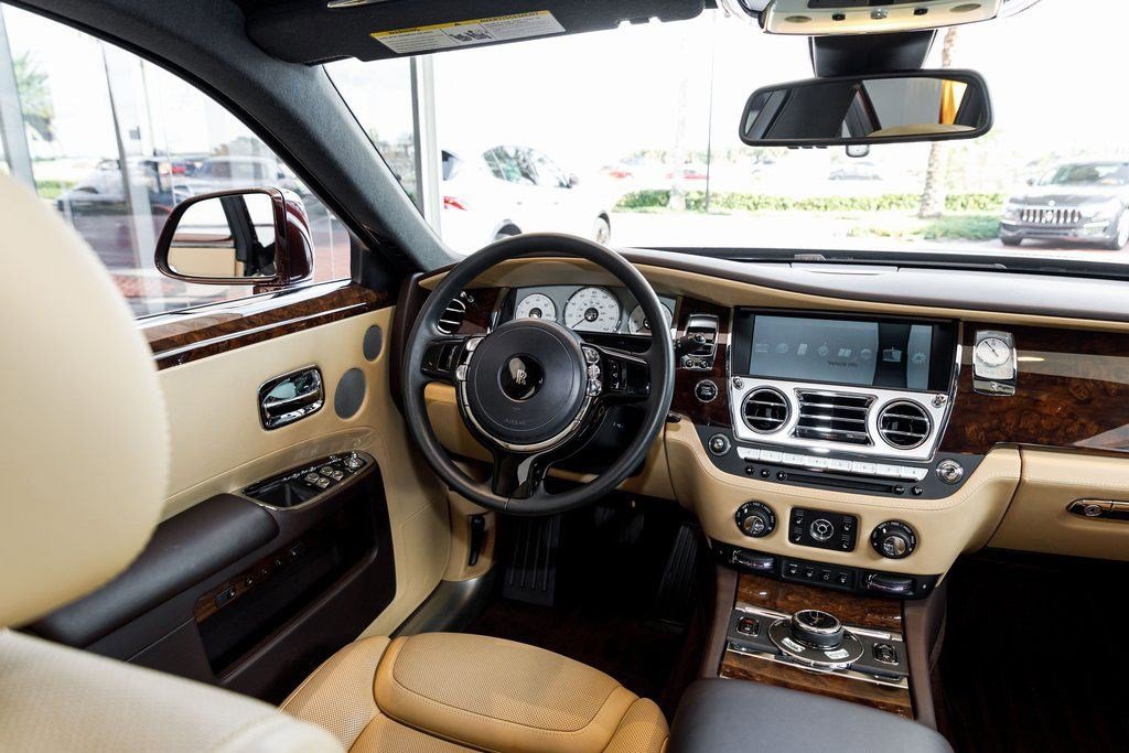 Used 2016 Rolls-Royce Ghost image 34