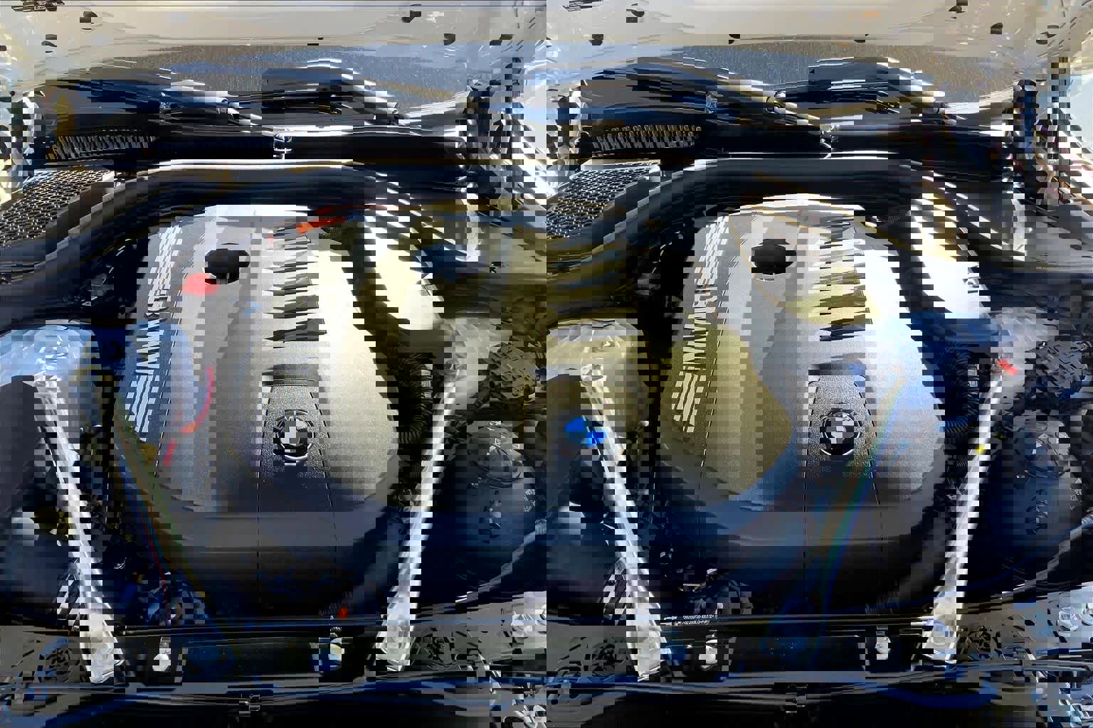 Used 2026 BMW 550e xDrive w/ Executive Package image 16