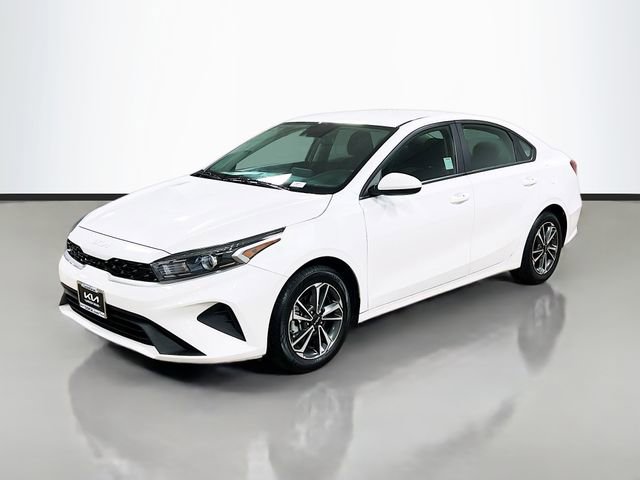 Used 2024 Kia Forte LXS image 3