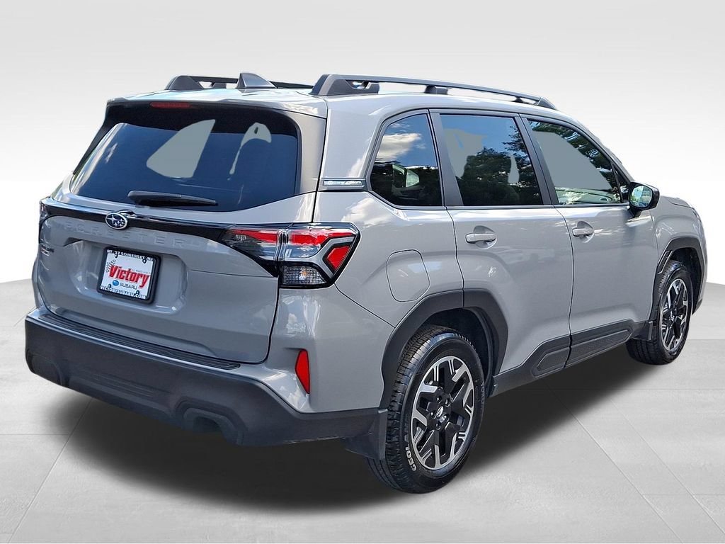 Used 2025 Subaru Forester Premium AWD/4WD image 6