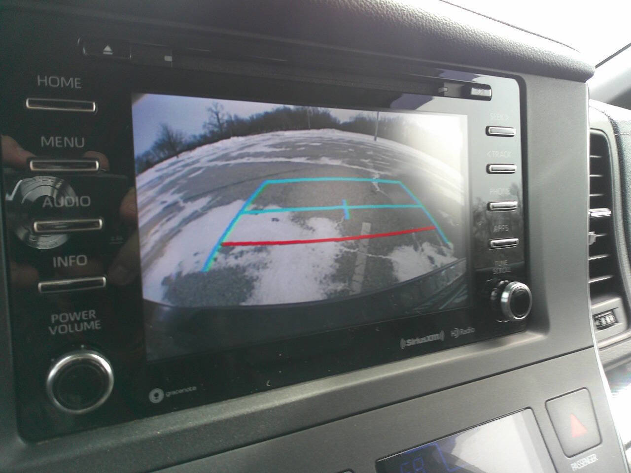 Used 2018 Toyota Sienna SE FWD image 19