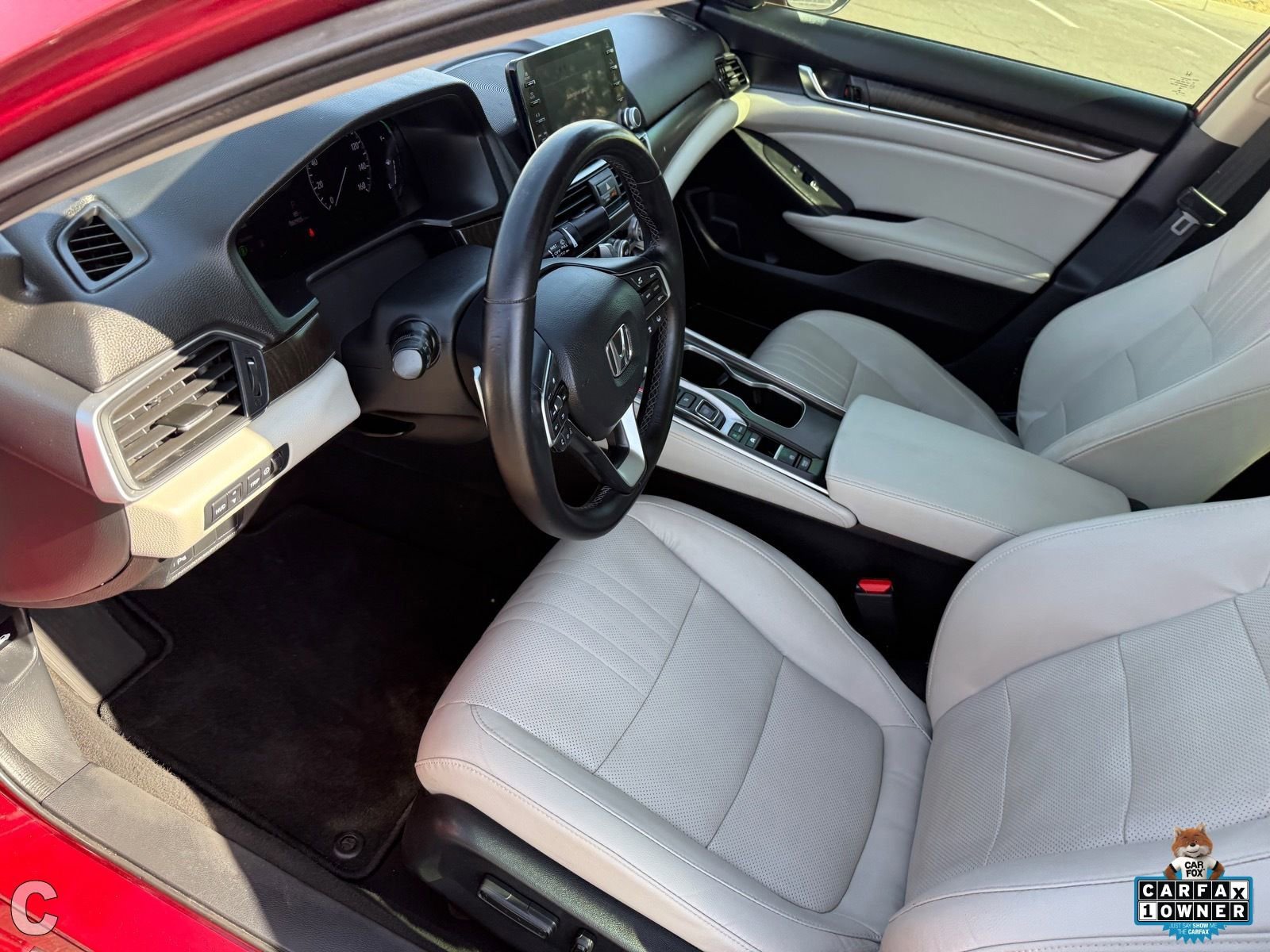 Used 2018 Honda Accord Touring image 19