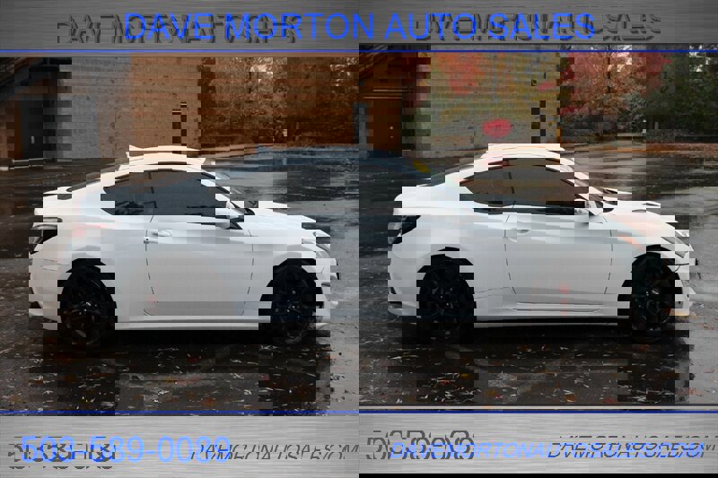 Used 2015 Hyundai Genesis 3.8 image 5