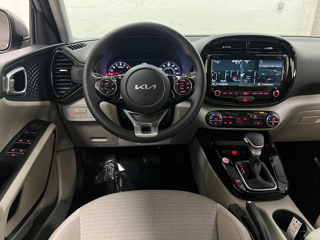Used 2022 Kia Soul S FWD image 13