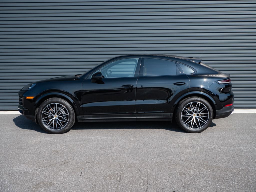 Certified 2024 Porsche Cayenne Base image 2