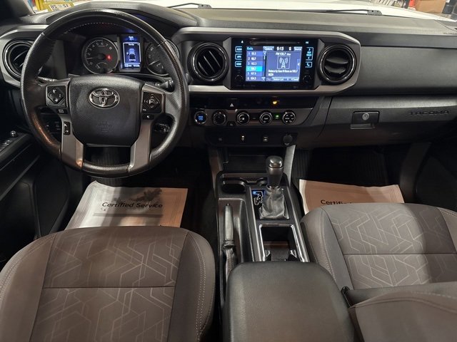Used 2016 Toyota Tacoma TRD Sport image 22