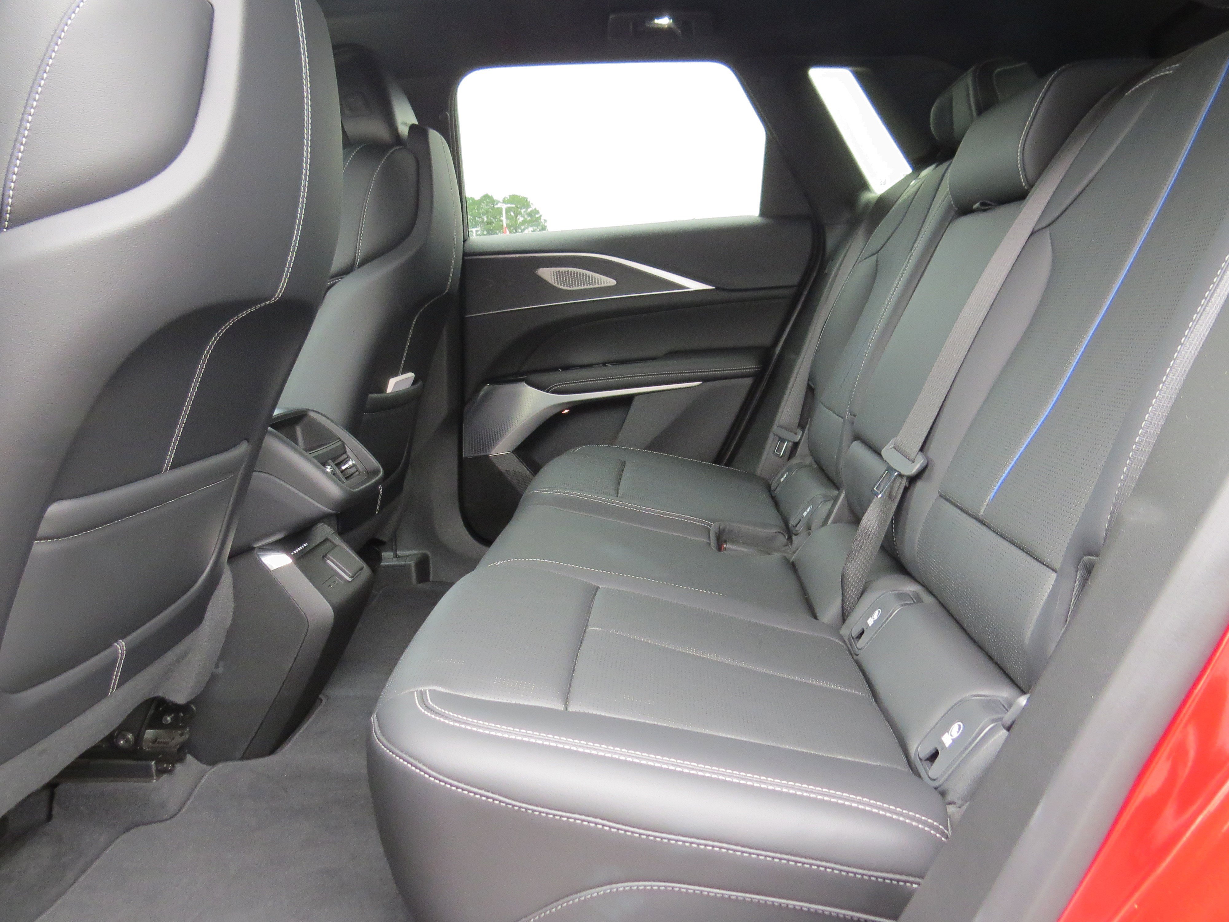 New 2025 Cadillac Lyriq Sport image 15