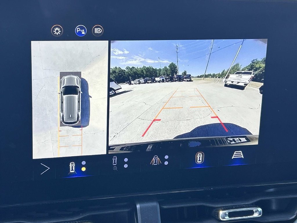 Used 2025 Chevrolet Equinox LT w/ Convenience Package II FWD image 16