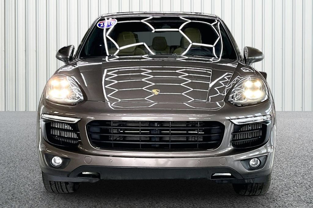 Used 2016 Porsche Cayenne S AWD/4WD image 2