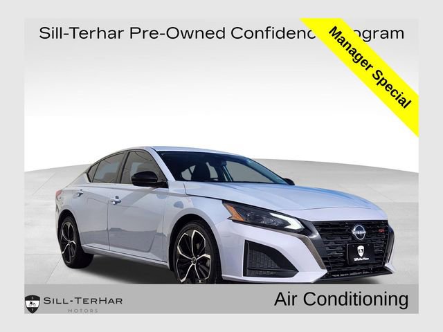 Used 2023 Nissan Altima 2.5 SR image 1