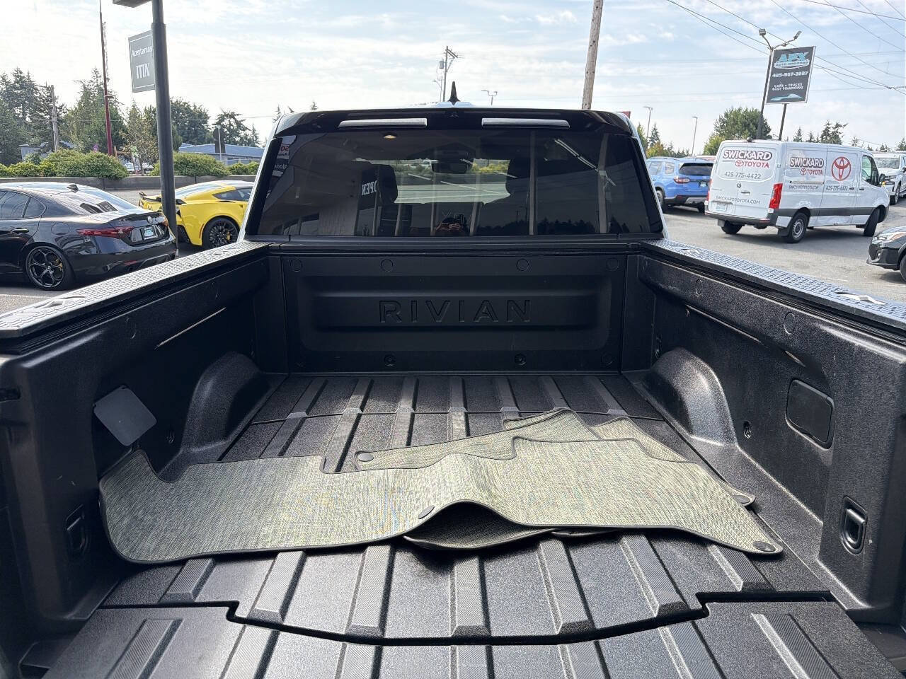 Used 2022 Rivian R1T Adventure AWD/4WD image 5