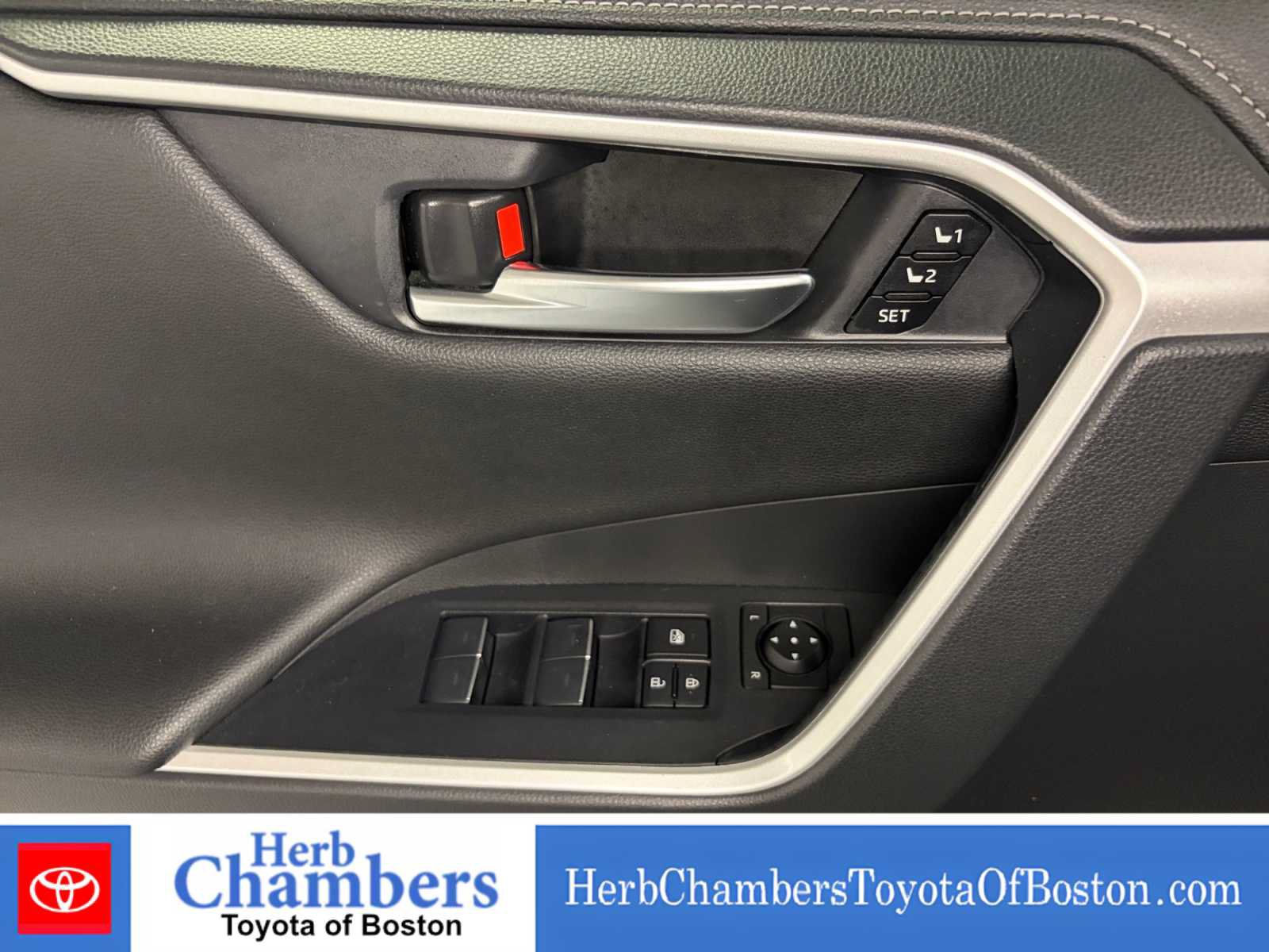 Used 2022 Toyota RAV4 Limited AWD/4WD image 15
