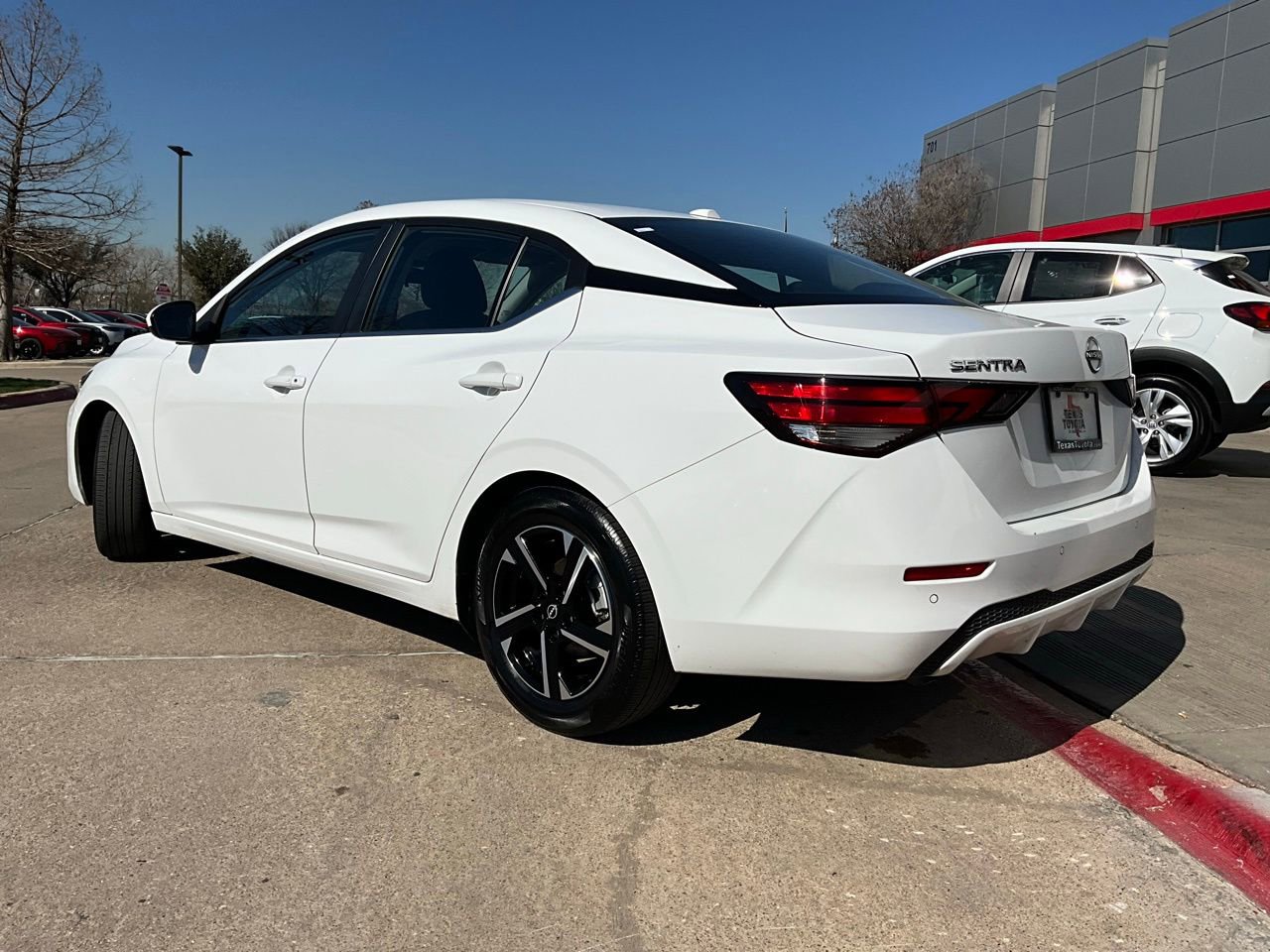 Used 2025 Nissan Sentra SV image 8