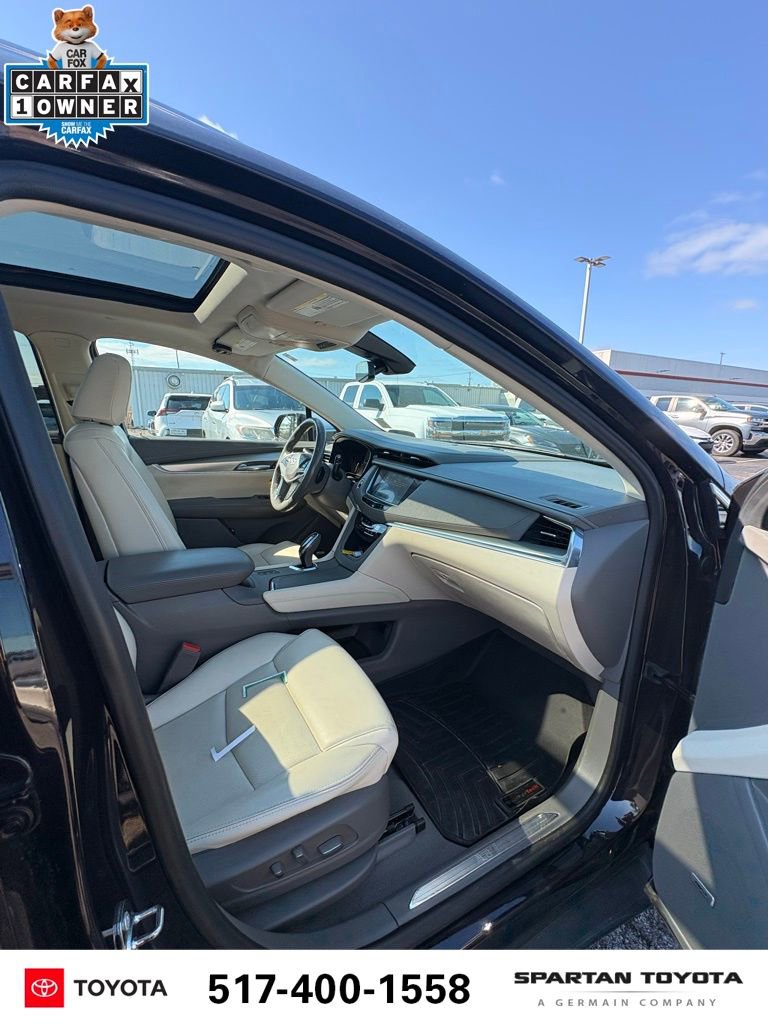 Used 2018 Cadillac XT5 Luxury w/ Driver Awareness Package image 15