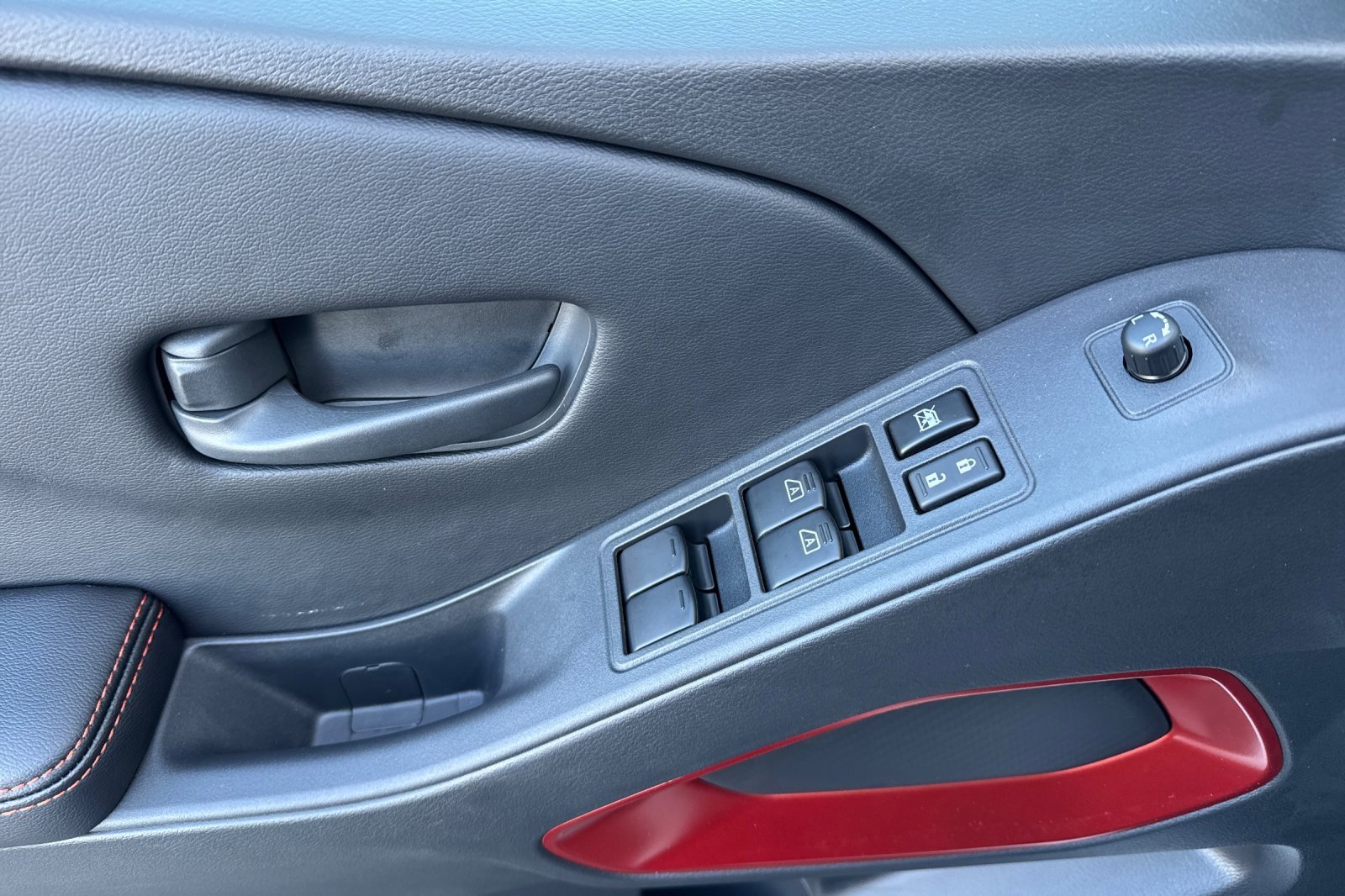 New 2026 Nissan Frontier PRO-4X w/ Pro-4x Convenience Package image 8