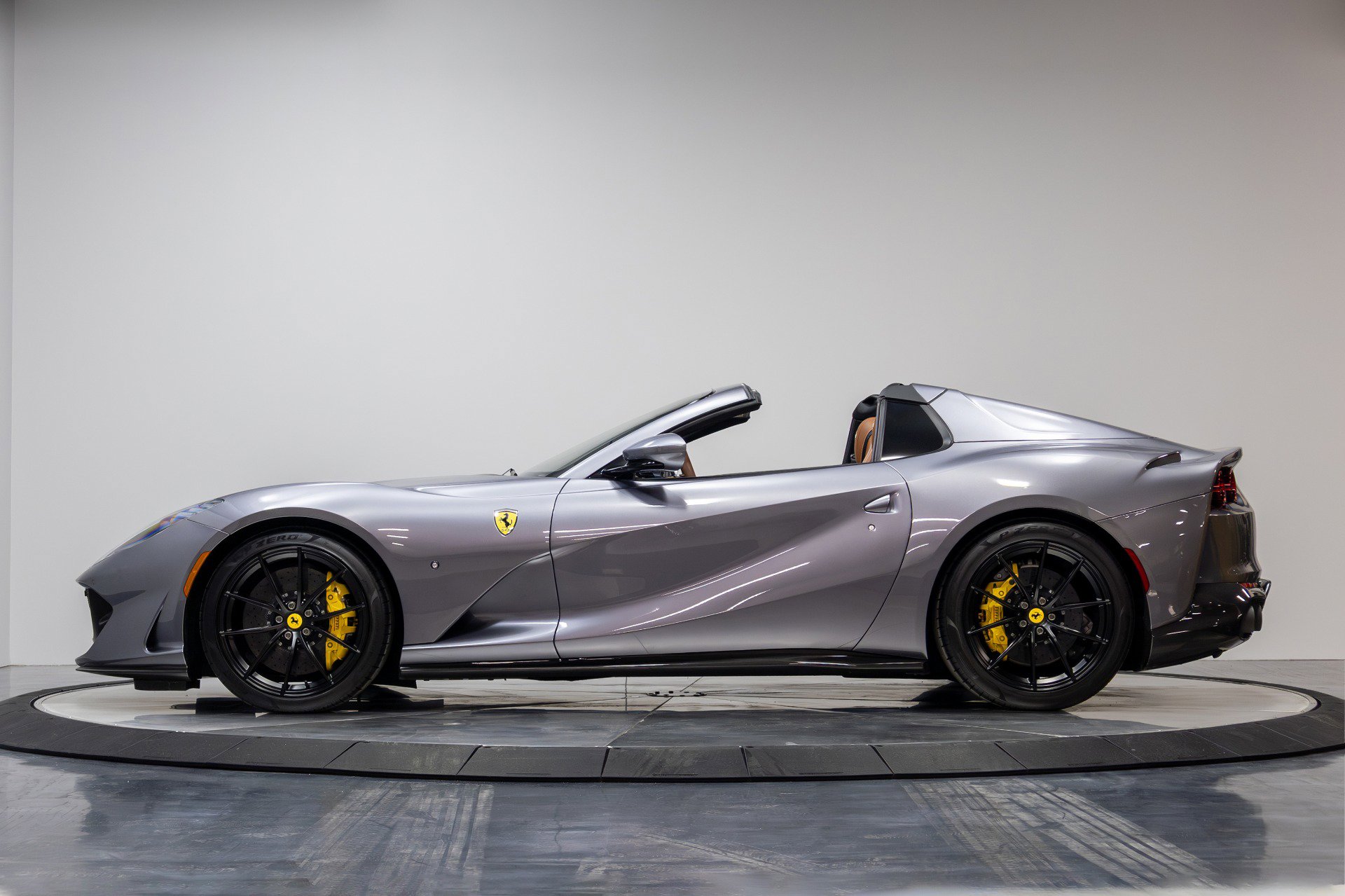 Used 2021 Ferrari 812 GTS image 29