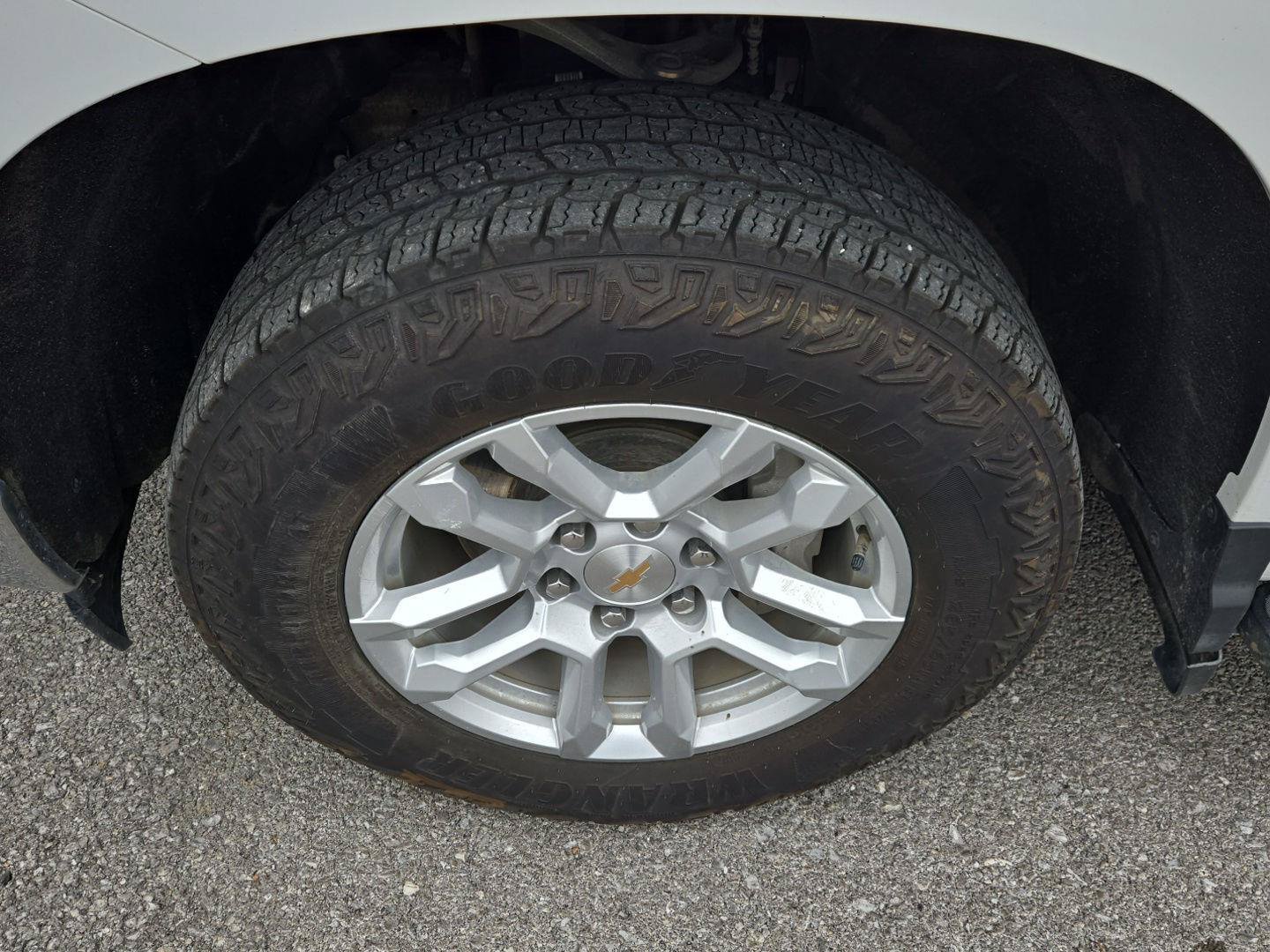 Used 2025 Chevrolet Silverado 1500 LT AWD/4WD image 12