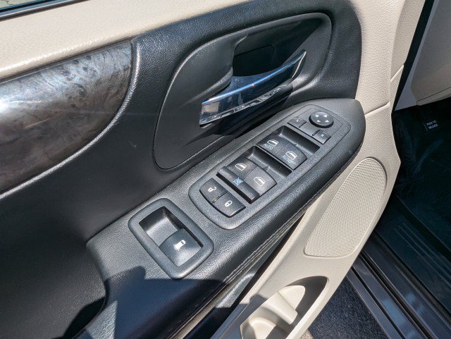 Used 2018 Dodge Grand Caravan SE w/ UConnect Hands-Free Group FWD image 10