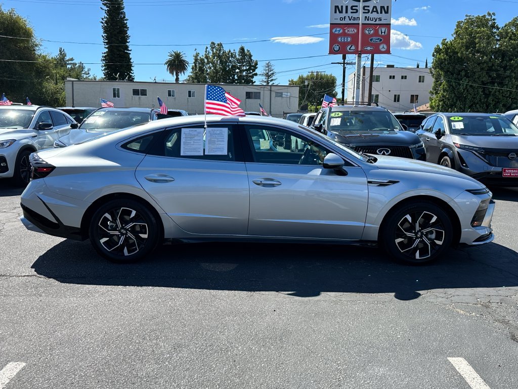 Used 2025 Hyundai Sonata SEL FWD image 9