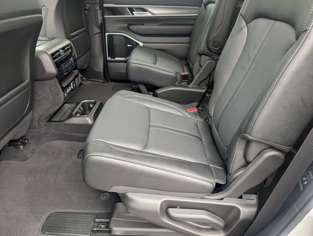 New 2026 Jeep Grand Wagoneer Limited AWD/4WD image 25