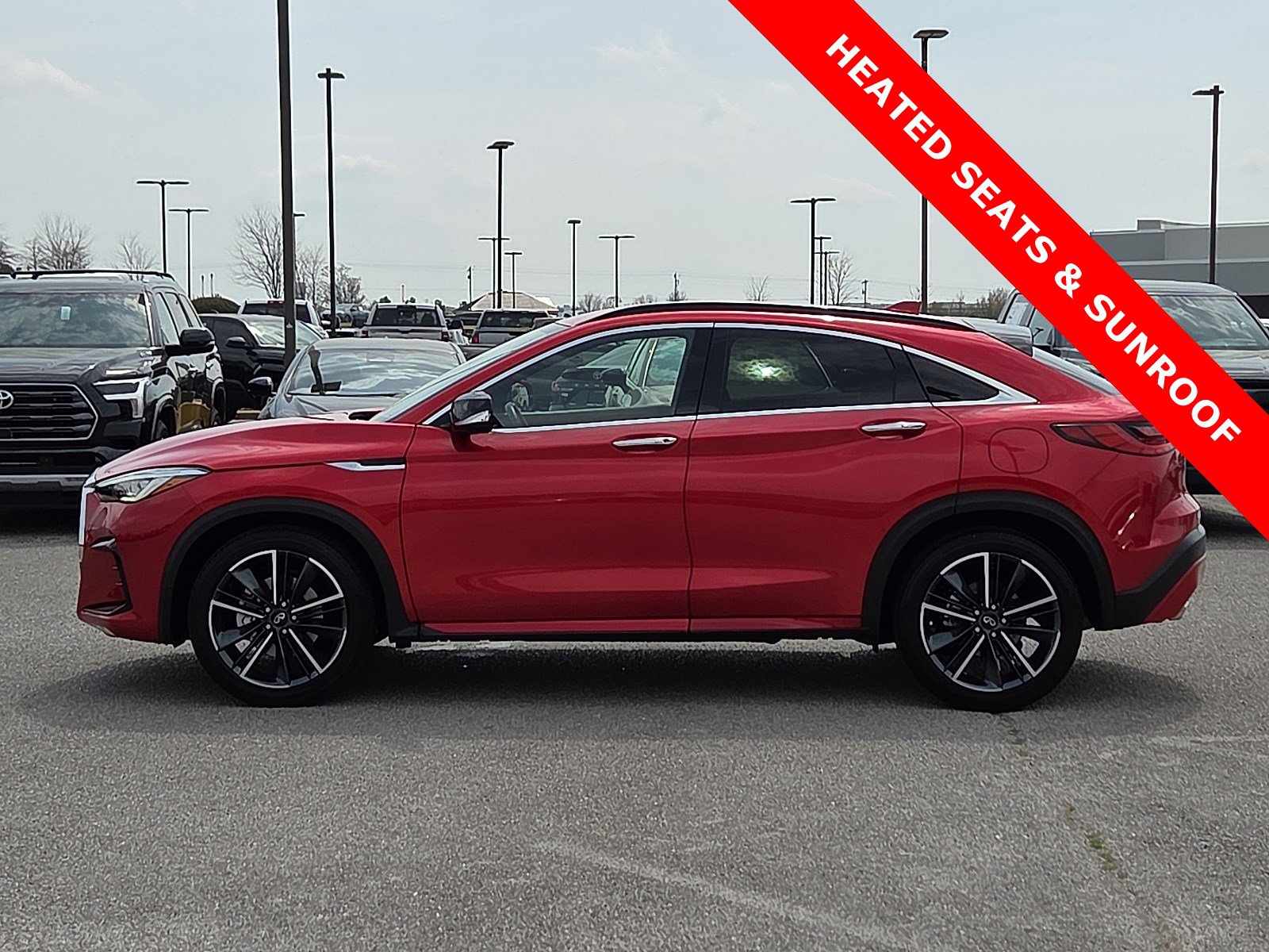 Used 2025 INFINITI QX55 Sensory image 3