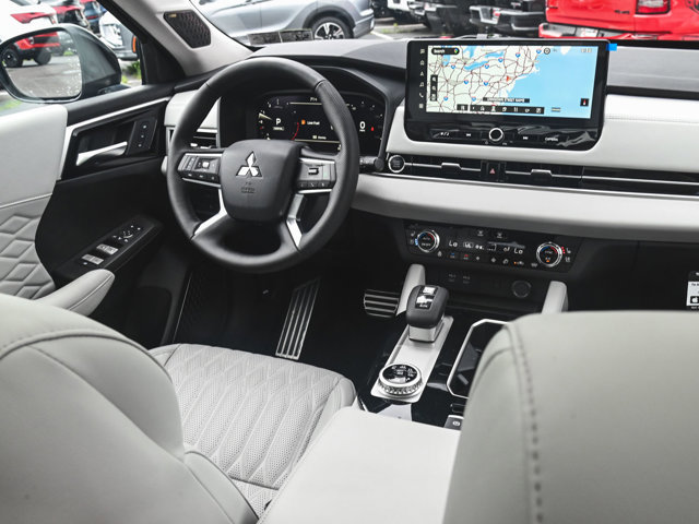 New 2025 Mitsubishi Outlander AWD image 29