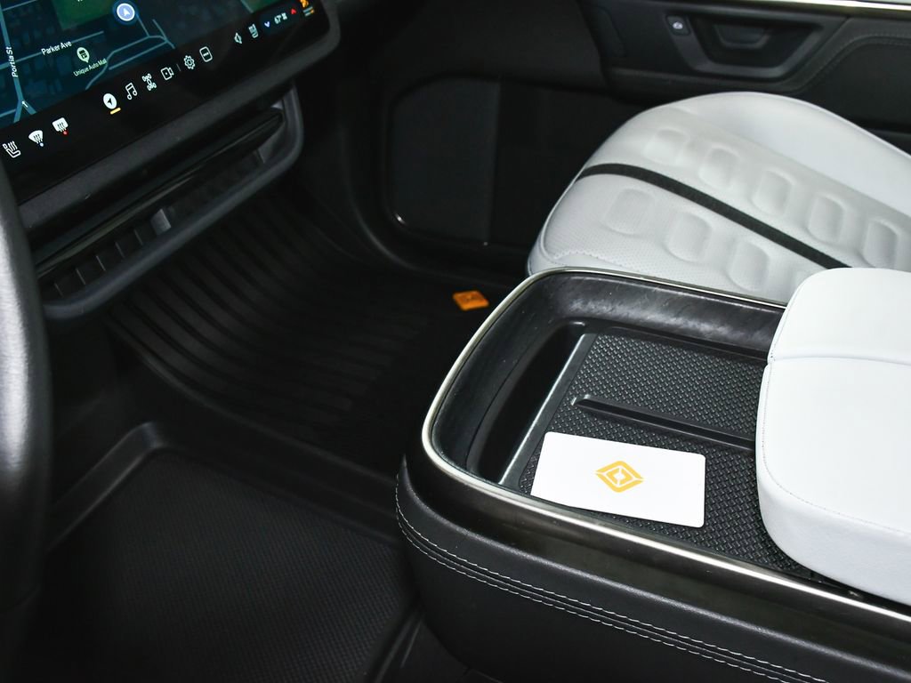 Used 2025 Rivian R1S Adventure image 38