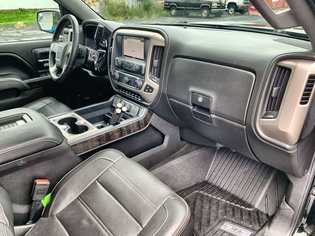 Used 2016 GMC Sierra 1500 Denali w/ Enhanced Driver Alert Package AWD/4WD image 28