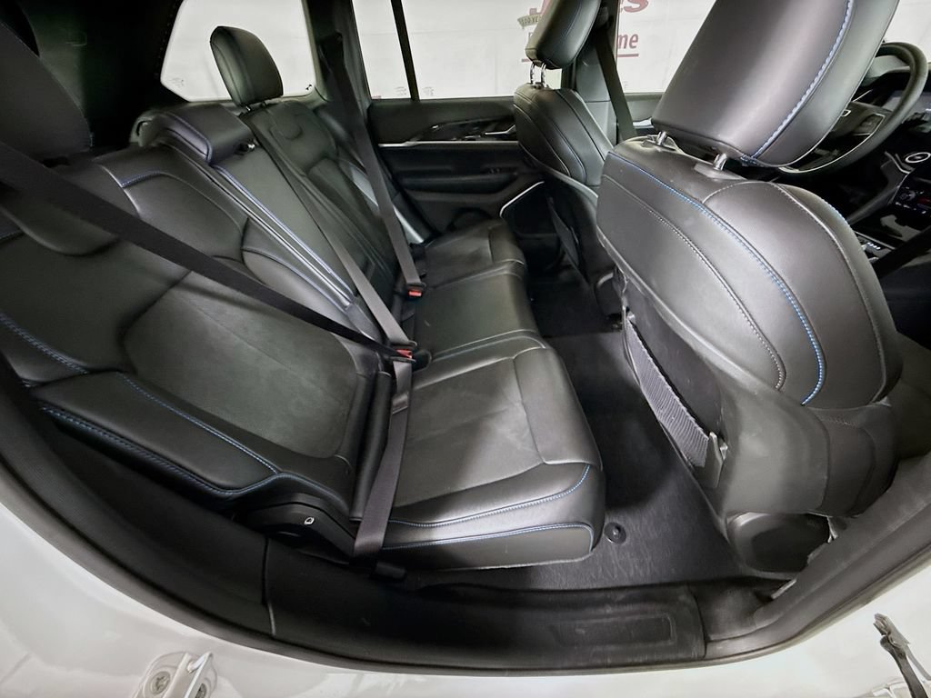 Used 2023 Jeep Grand Cherokee Trailhawk AWD/4WD image 32