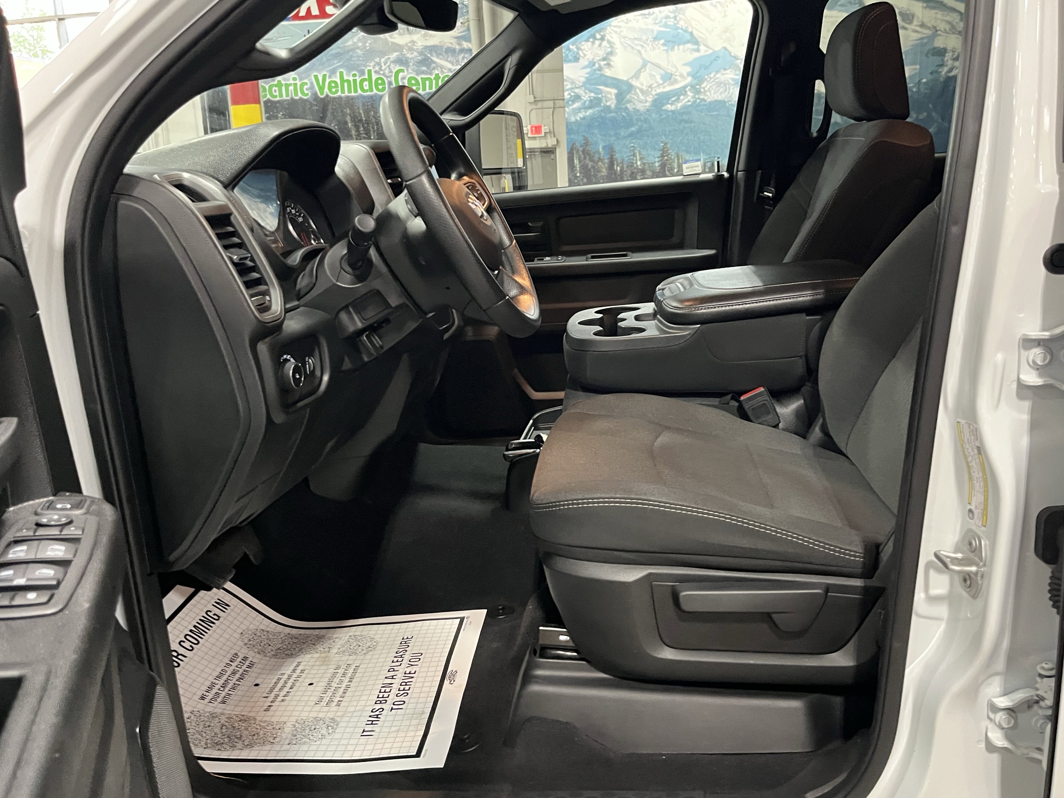 Used 2024 RAM 2500 Tradesman w/ Chrome Appearance Group image 13