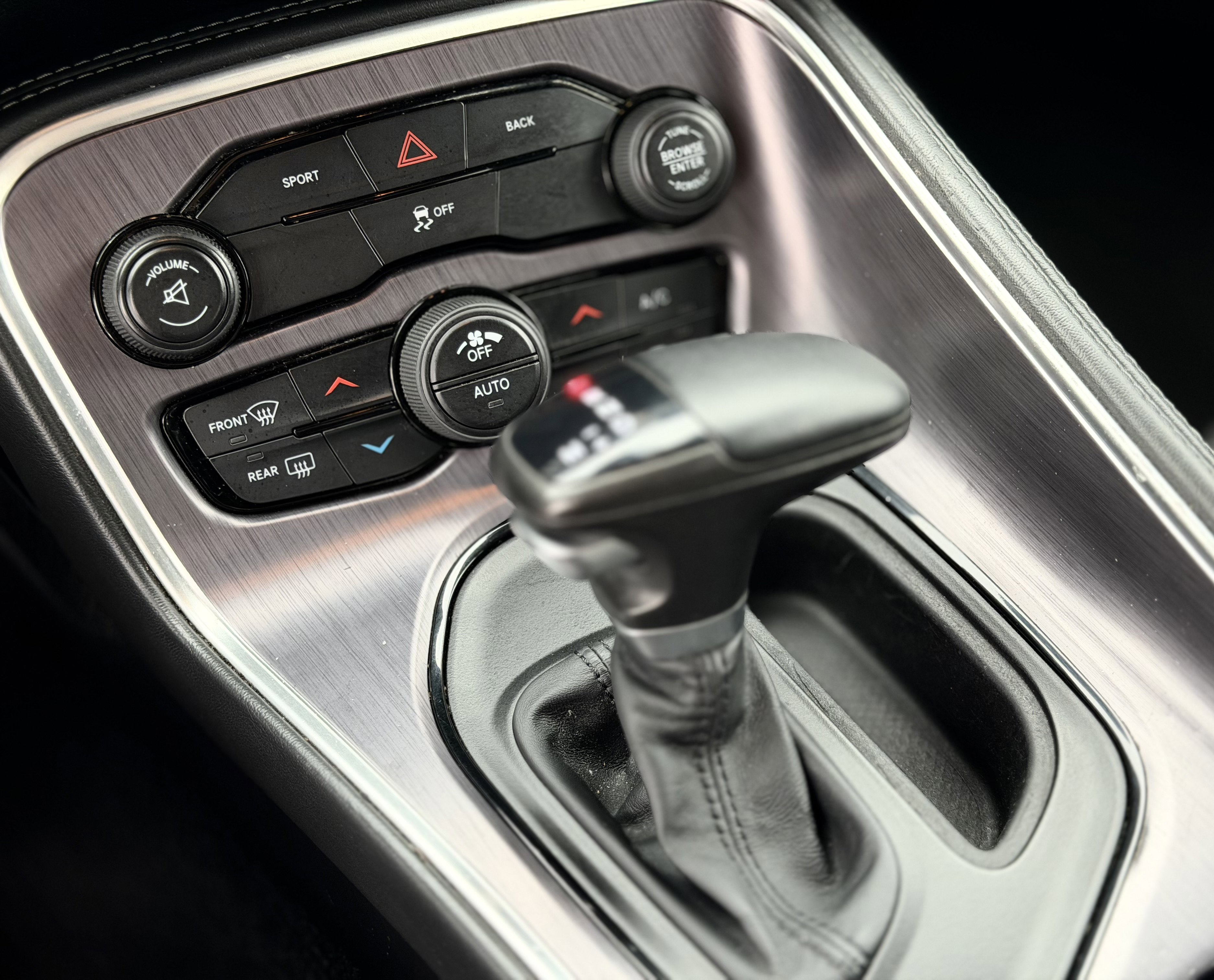 Used 2015 Dodge Challenger SXT RWD image 23