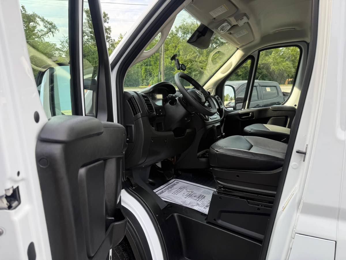 Used 2025 RAM ProMaster 2500 w/ Convenience Group FWD image 10