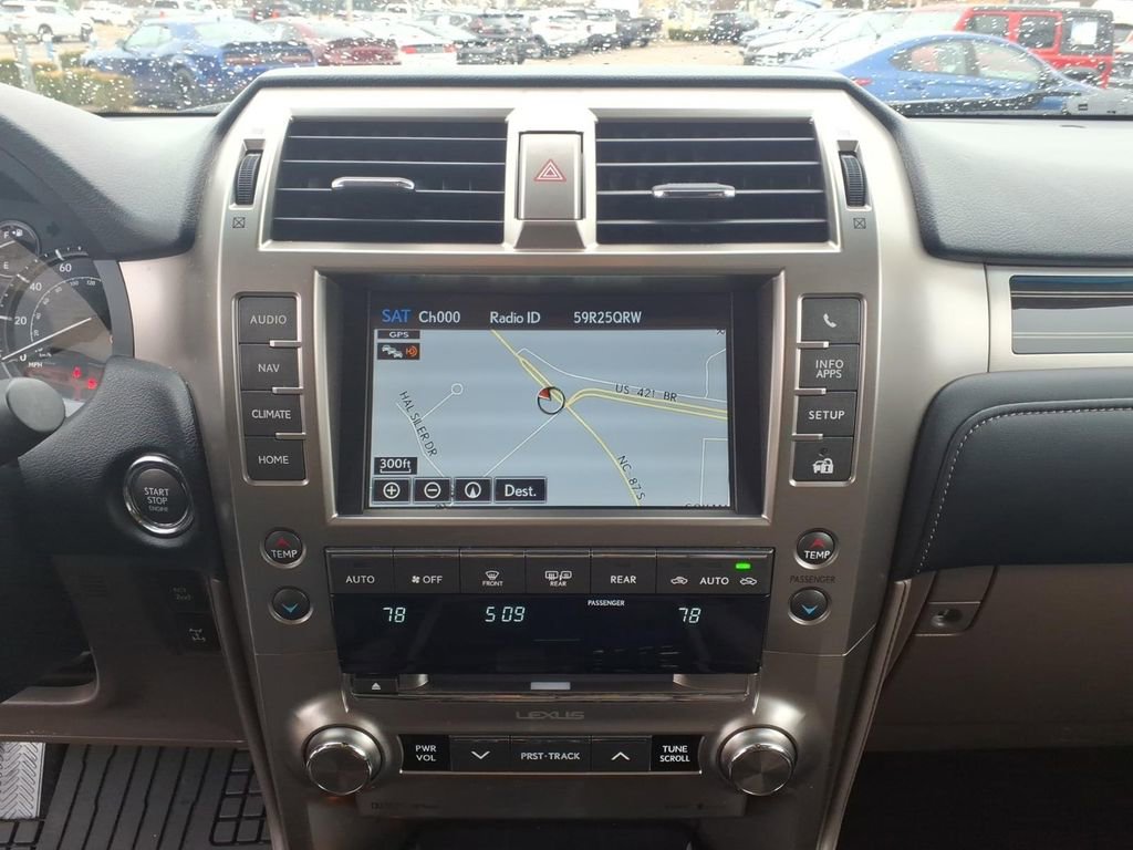 Used 2021 Lexus GX 460 Premium w/ Premium Package image 13