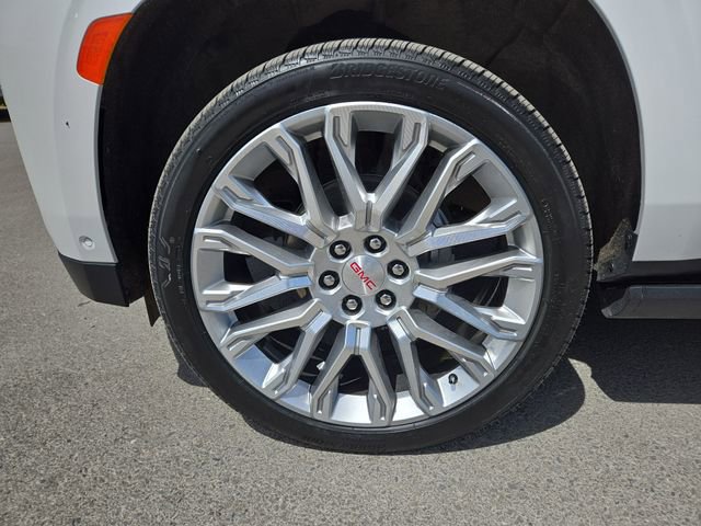 Used 2024 GMC Yukon XL Denali w/ Denali Reserve Package AWD/4WD image 5