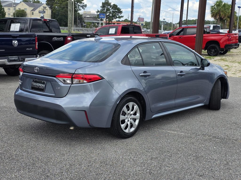 Used 2024 Toyota Corolla LE FWD image 5