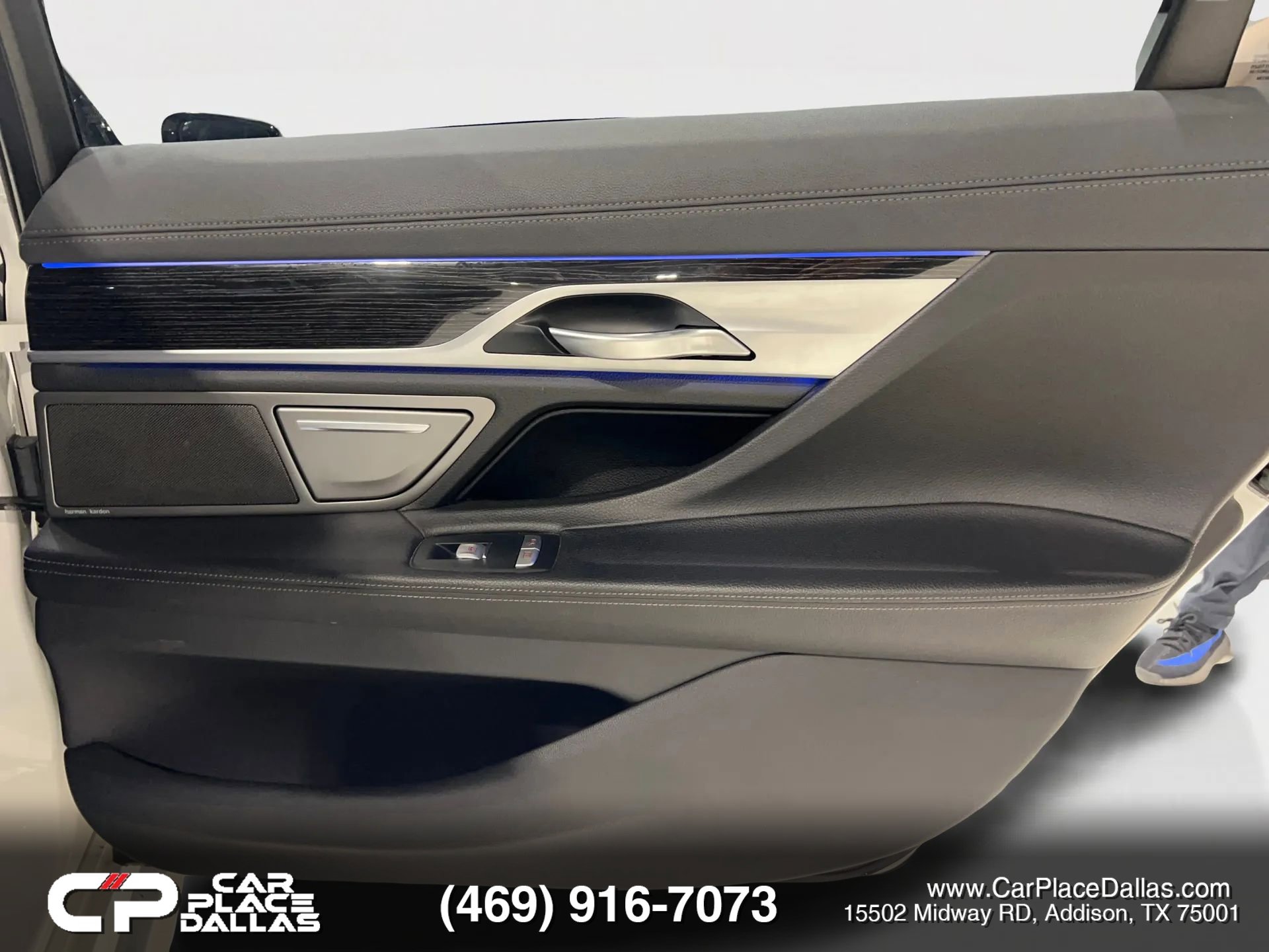 Used 2019 BMW 740i w/ M Sport Package image 27