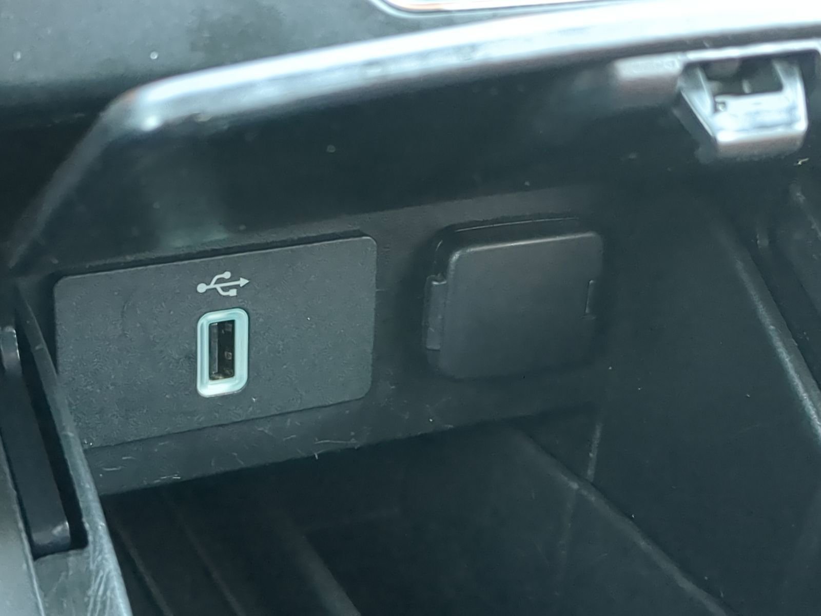 Used 2019 Ford Explorer XLT w/ Equipment Group 202A image 37