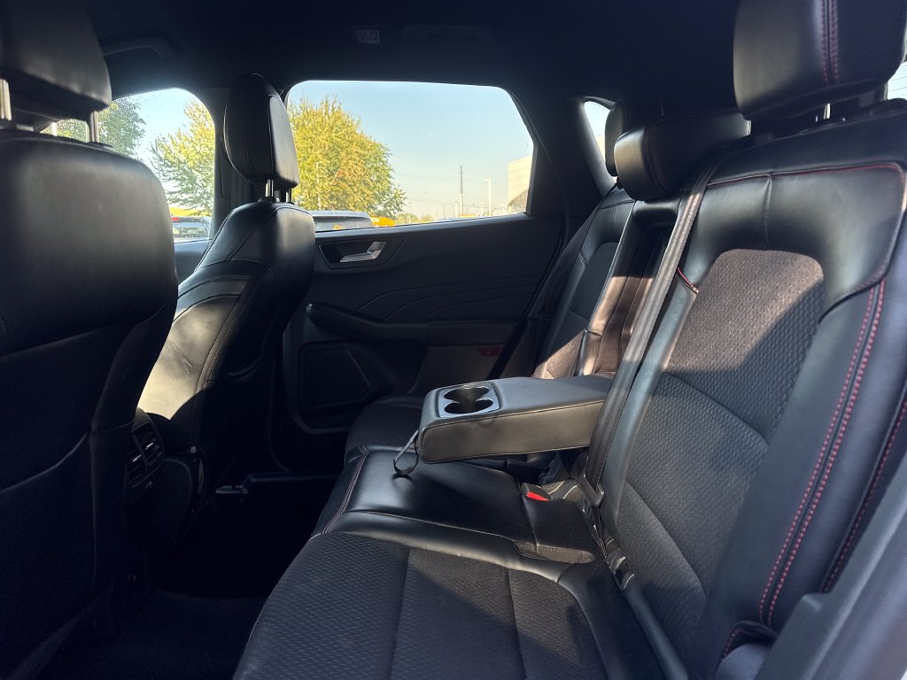 Used 2025 Ford Escape ST-Line Select AWD/4WD image 11