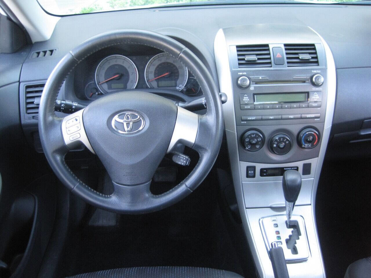 Used 2010 Toyota Corolla S image 33