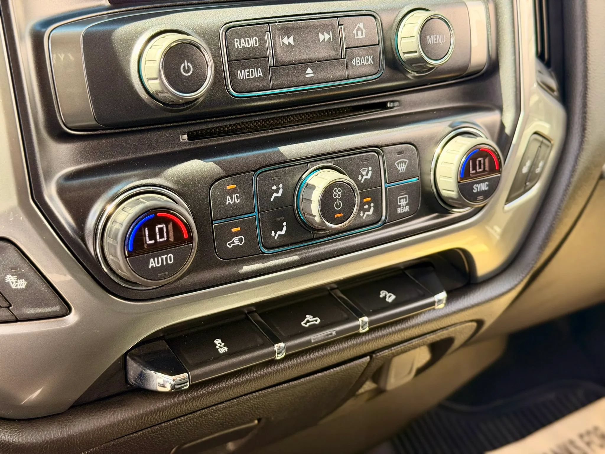 Used 2019 Chevrolet Silverado 1500 LT w/ All Star Edition AWD/4WD image 18