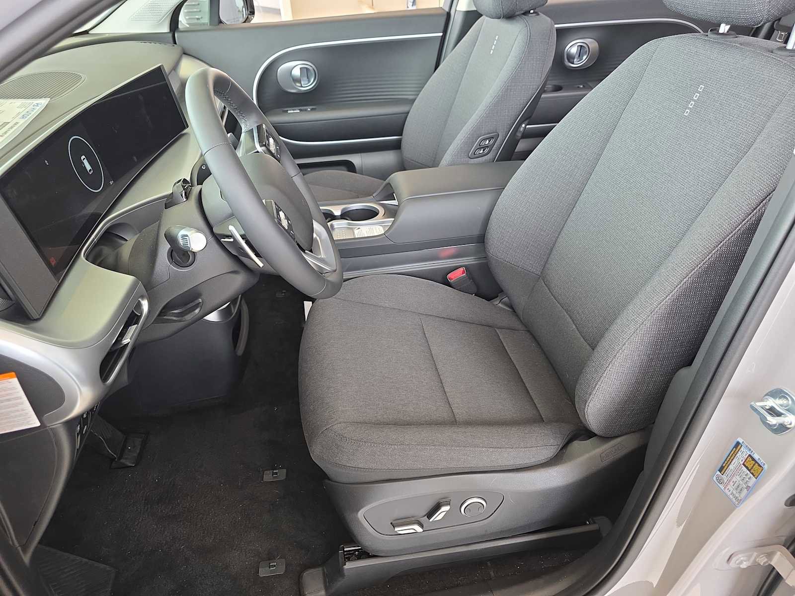 New 2026 Hyundai Ioniq 9 SE image 6