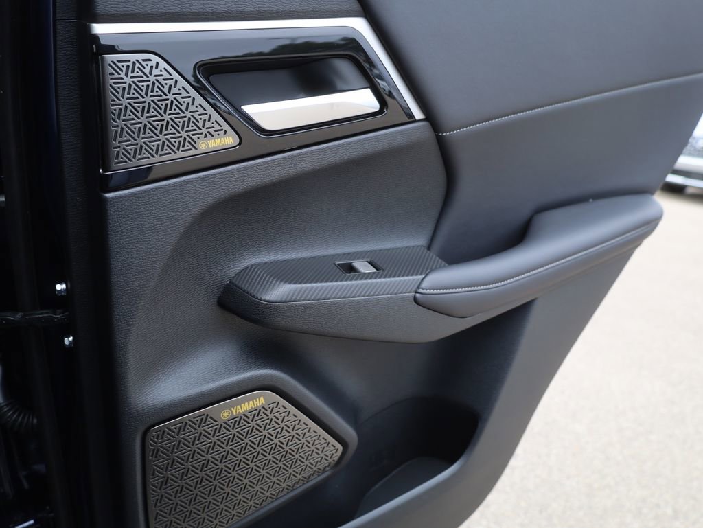 New 2025 Mitsubishi Outlander SE image 19