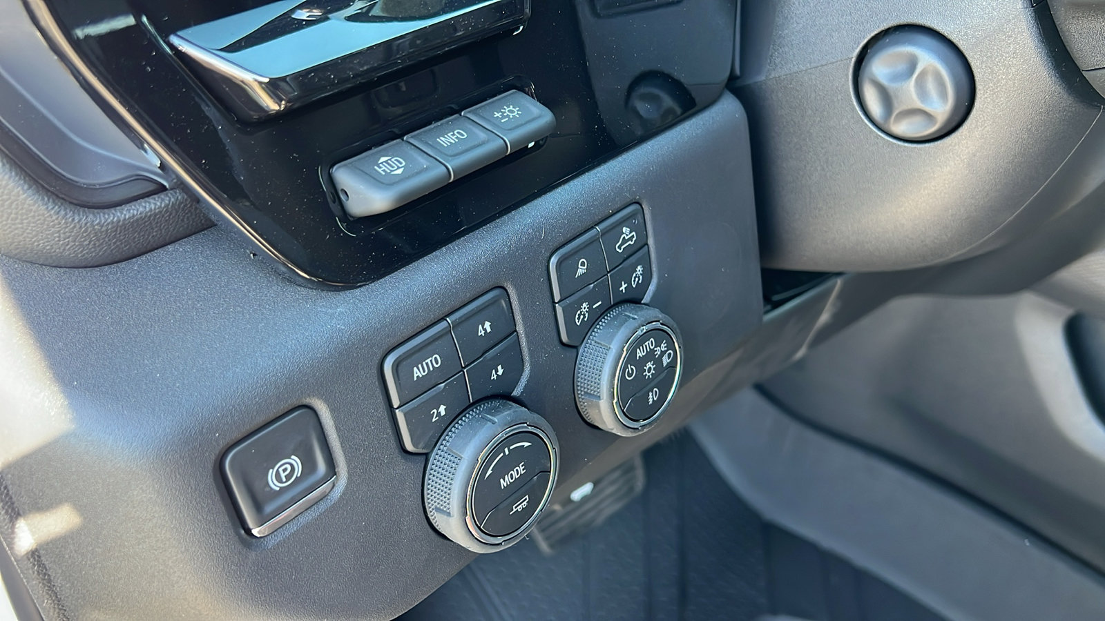 New 2026 Chevrolet Silverado 1500 ZR2 image 31