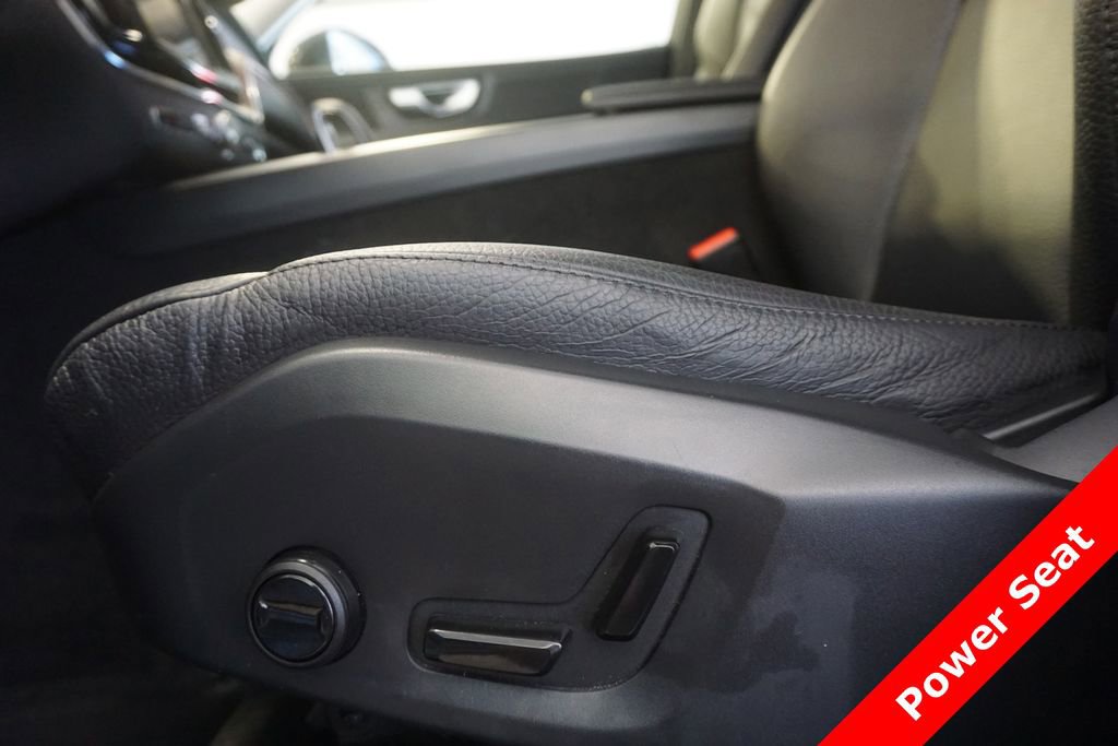 Used 2024 Volvo XC60 B5 Plus AWD/4WD image 7
