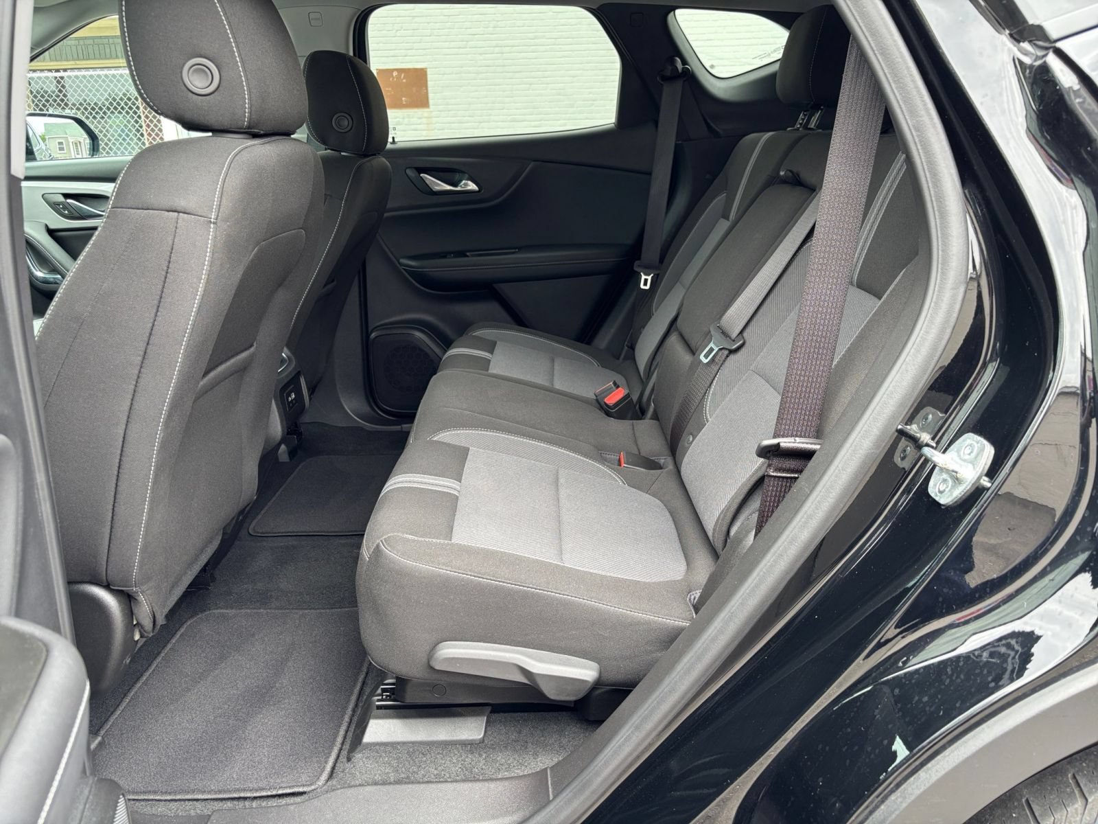 Used 2025 Chevrolet Blazer LT FWD image 26