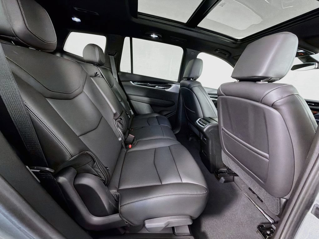 Used 2025 Cadillac XT6 Premium Luxury FWD image 28