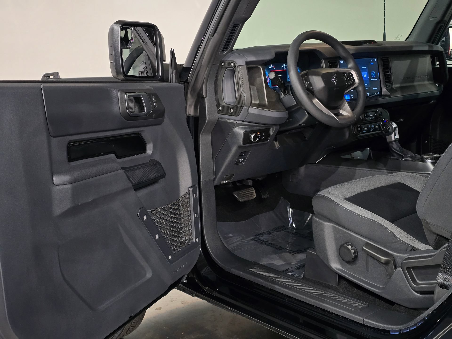 New 2025 Ford Bronco 2-Door AWD/4WD image 13